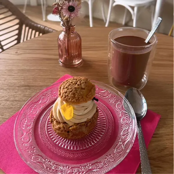 patisserie choux a la creme avec chocolat